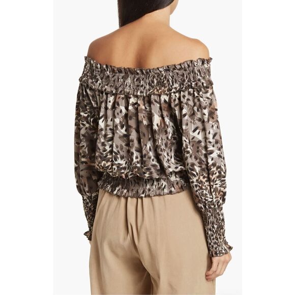 Patriza Luca Smocked Off-the-shoulder Blouse in Animal Print NWT Size Large - Picture 2 of 7